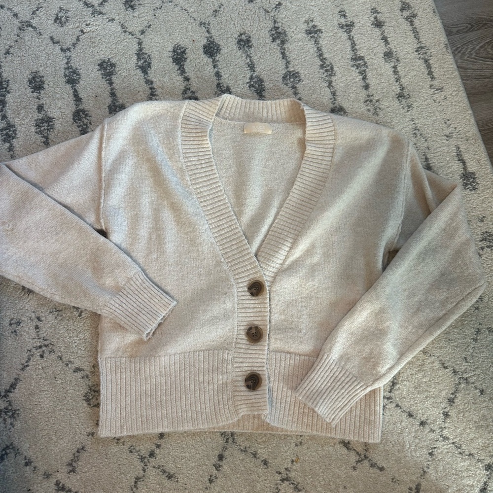 Nuuds Neutral V-Neck Button Cardigan Sweater - Cream